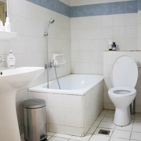 41 Mitropoleos Apartament *